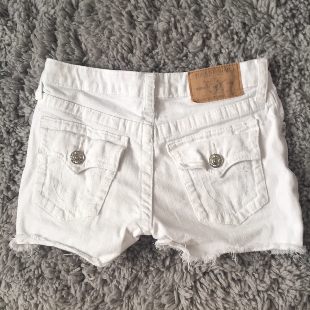 White True Religion Shorts - Picture 2 of 7